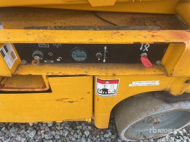 2012 Haulotte Compact 10 Electric Scissor Lift - Scissor lifts: gambar 5 2012 Haulotte Compact 10 Electric Scissor Lift - Scissor lifts: gambar 5