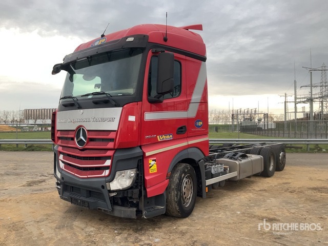 2015 Mercedes-Benz 2542 6x2 (Inoperable) Cab and Chassis - Truk sasis: gambar 1 2015 Mercedes-Benz 2542 6x2 (Inoperable) Cab and Chassis - Truk sasis: gambar 1