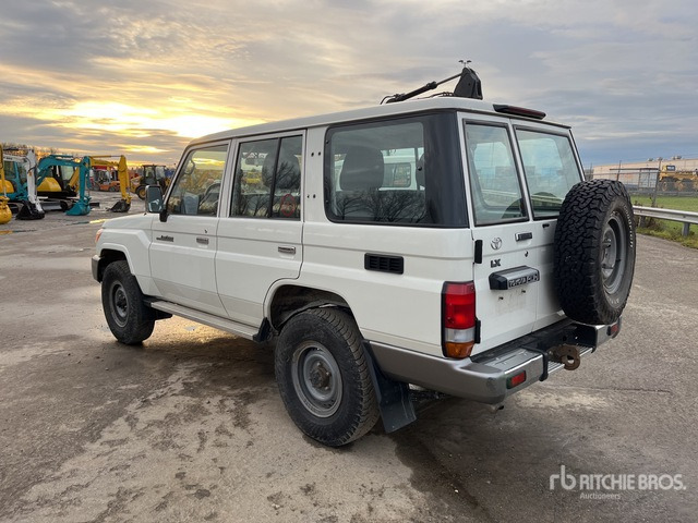 2020 Toyota Land Cruiser 4WD SUV - Mobil SUV: gambar 2 2020 Toyota Land Cruiser 4WD SUV - Mobil SUV: gambar 2