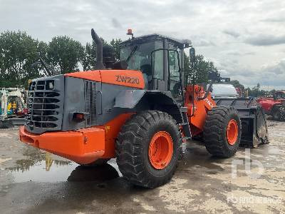 HITACHI ZW220 - Wheel loader: gambar 3 HITACHI ZW220 - Wheel loader: gambar 3