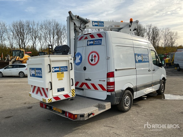 Mercedes-Benz mobiele kraan - Platform udara yang dipasang di truk: gambar 4 Mercedes-Benz mobiele kraan - Platform udara yang dipasang di truk: gambar 4