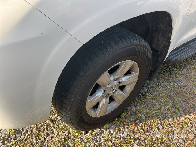Toyota Land Cruiser SUV - Mobil SUV: gambar 5 Toyota Land Cruiser SUV - Mobil SUV: gambar 5