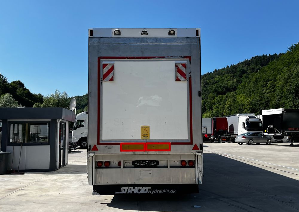 Pezzaioli HMK Industri // Do przewozu zwierząt // 2004 Rok // 3 Pokłady // Waga // Osi skrętne // Oznonacja // - Semi-trailer pengangkut hewan: gambar 5 Pezzaioli HMK Industri // Do przewozu zwierząt // 2004 Rok // 3 Pokłady // Waga // Osi skrętne // Oznonacja // - Semi-trailer pengangkut hewan: gambar 5