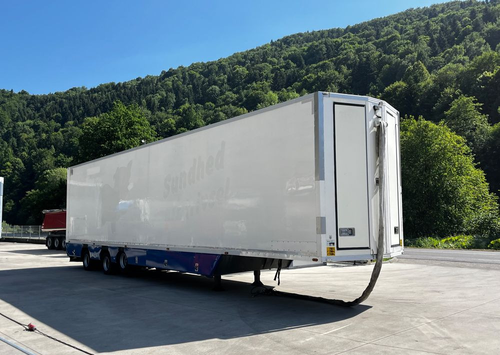 Pezzaioli HMK Industri // Do przewozu zwierząt // 2004 Rok // 3 Pokłady // Waga // Osi skrętne // Oznonacja // - Semi-trailer pengangkut hewan: gambar 4 Pezzaioli HMK Industri // Do przewozu zwierząt // 2004 Rok // 3 Pokłady // Waga // Osi skrętne // Oznonacja // - Semi-trailer pengangkut hewan: gambar 4