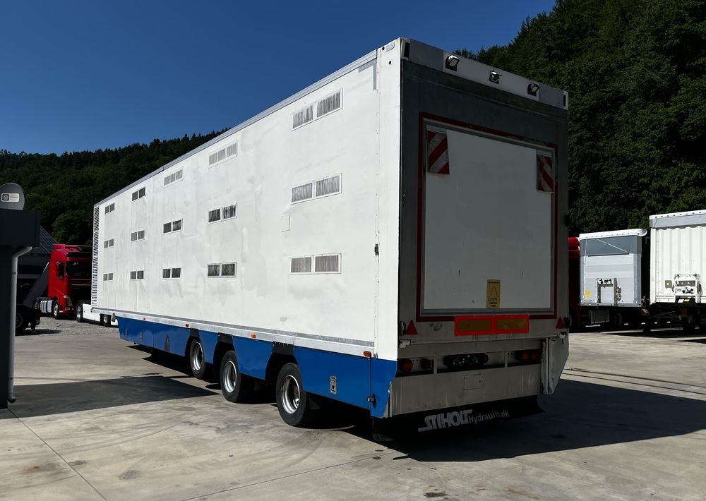 Pezzaioli HMK Industri // Do przewozu zwierząt // 2004 Rok // 3 Pokłady // Waga // Osi skrętne // Oznonacja // - Semi-trailer pengangkut hewan: gambar 2 Pezzaioli HMK Industri // Do przewozu zwierząt // 2004 Rok // 3 Pokłady // Waga // Osi skrętne // Oznonacja // - Semi-trailer pengangkut hewan: gambar 2