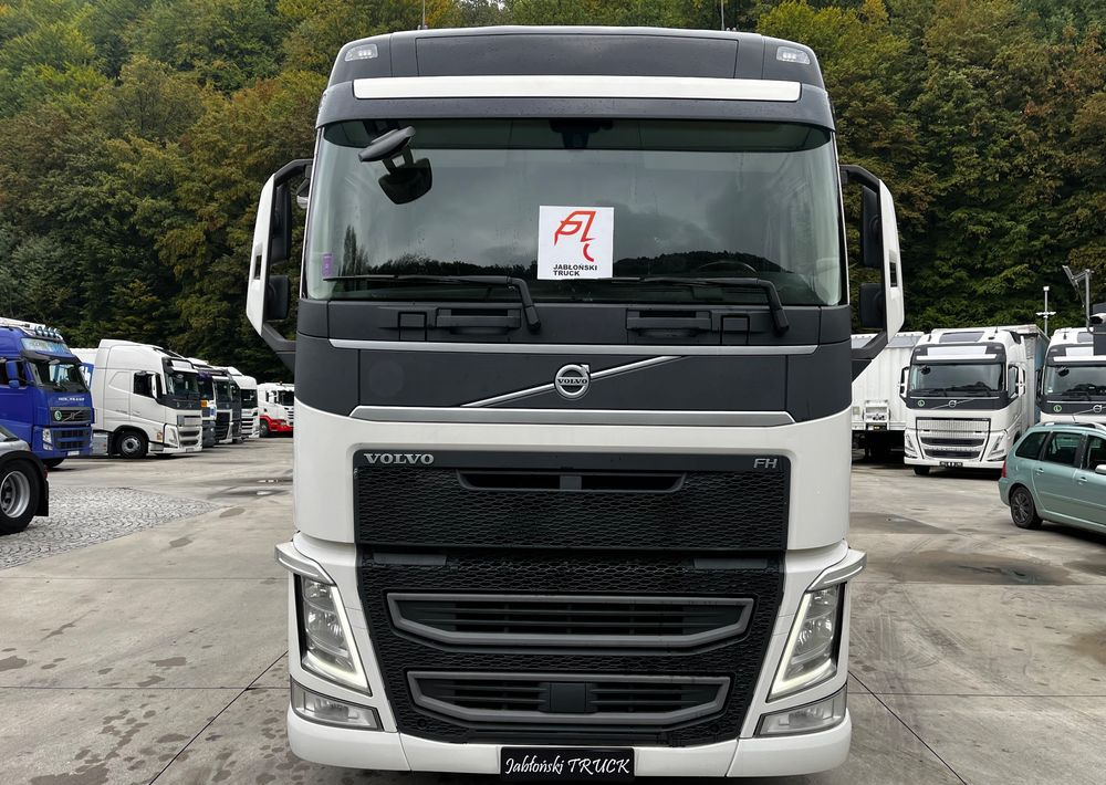 Volvo FH 500 Mega 2016 Rok + Fliegl 2017 // Oś podnoszona // Zestaw ! - Tractor head, Semi-trailer dengan terpal samping: gambar 2 Volvo FH 500 Mega 2016 Rok + Fliegl 2017 // Oś podnoszona // Zestaw ! - Tractor head, Semi-trailer dengan terpal samping: gambar 2