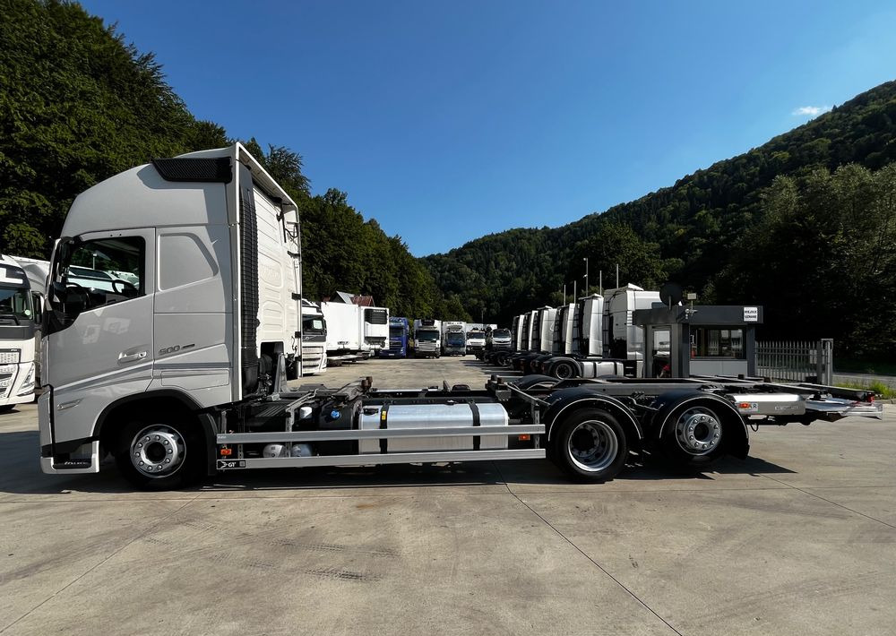 Volvo FH500 BDF 6x2 // Dolny zaczep // Euro 6 motor ! // New Face // XXL Cab // - Truk sasis: gambar 3 Volvo FH500 BDF 6x2 // Dolny zaczep // Euro 6 motor ! // New Face // XXL Cab // - Truk sasis: gambar 3