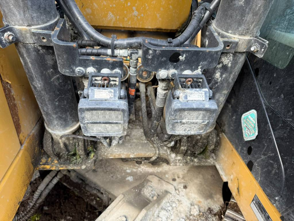 Ekskavator perayap CAT 311 F LRR: gambar 20