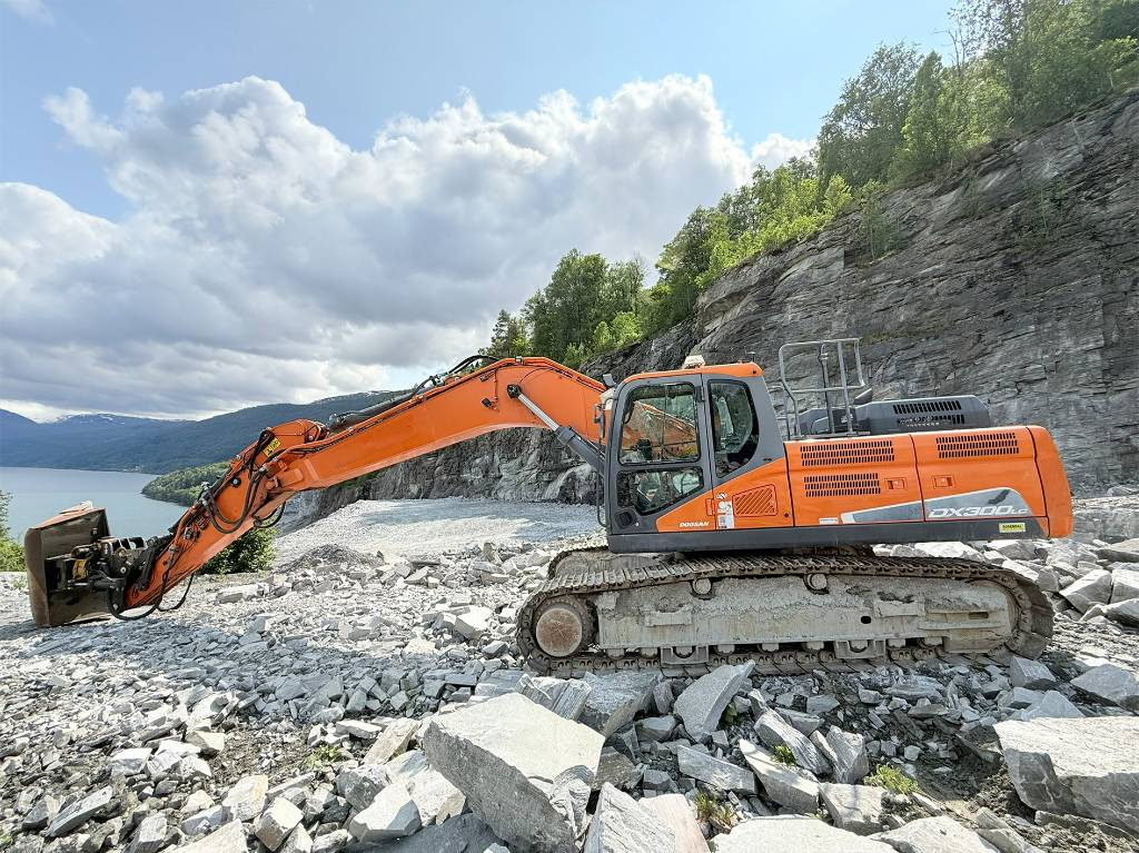 Doosan DX 300 LC-5 - Ekskavator perayap: gambar 3 Doosan DX 300 LC-5 - Ekskavator perayap: gambar 3