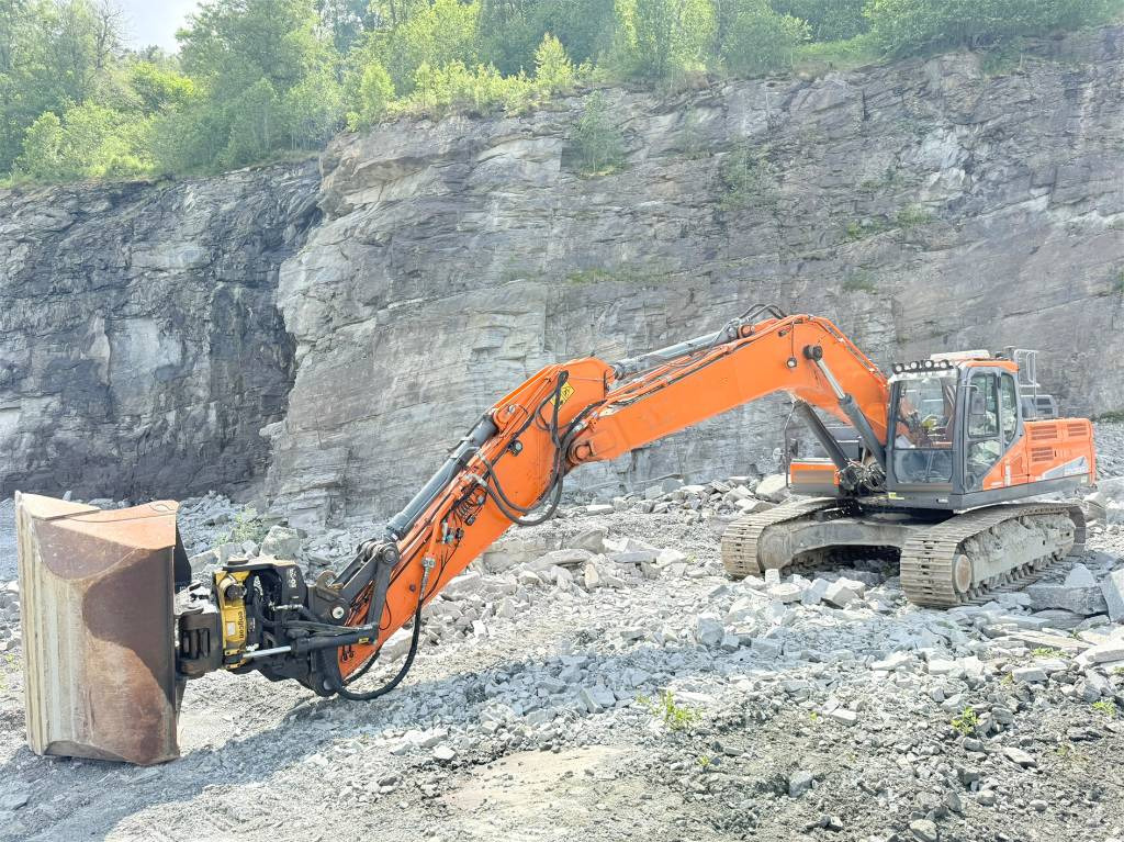 Doosan DX 300 LC-5 - Ekskavator perayap: gambar 1 Doosan DX 300 LC-5 - Ekskavator perayap: gambar 1