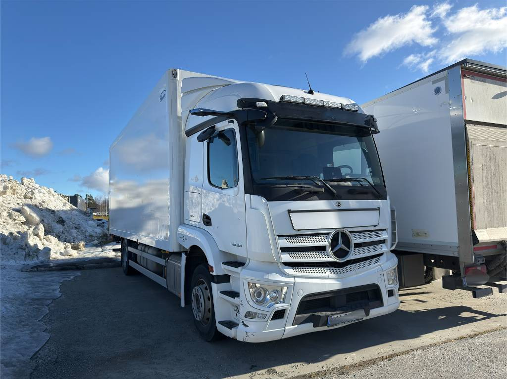 Mercedes-Benz Actros 1833 - Truk box: gambar 1 Mercedes-Benz Actros 1833 - Truk box: gambar 1