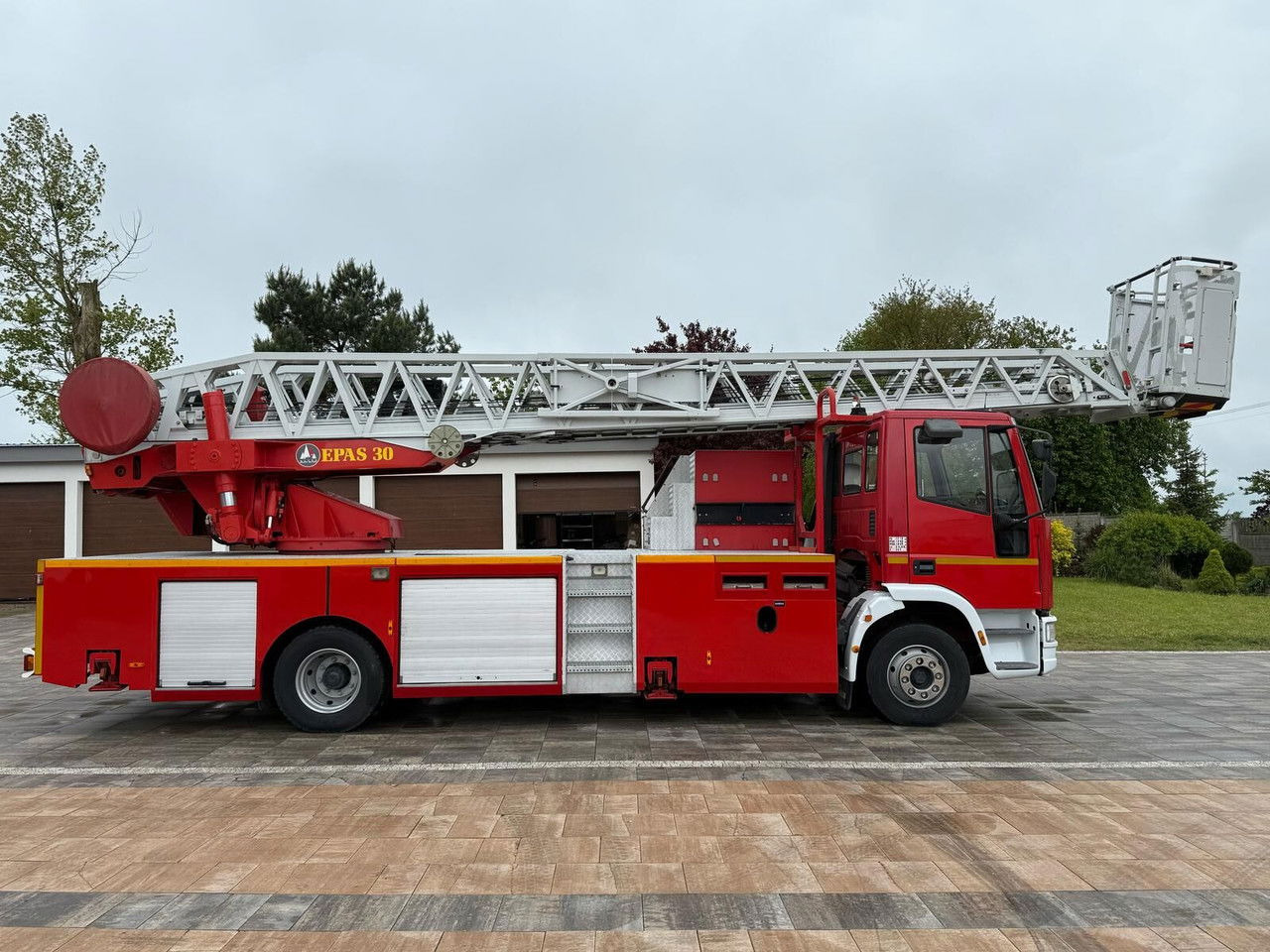 Iveco 130E23 - Truk pemadam kebakaran: gambar 4 Iveco 130E23 - Truk pemadam kebakaran: gambar 4