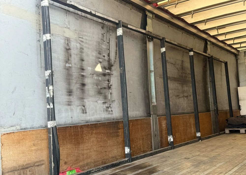 Truk dengan terpal samping Renault D12: gambar 17