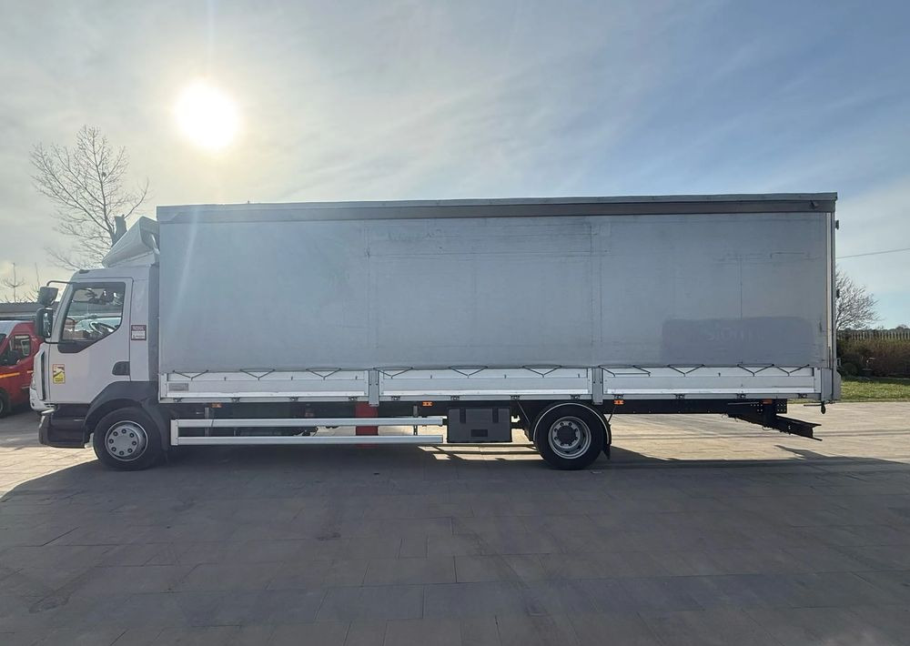 Renault D12 - Truk dengan terpal samping: gambar 5 Renault D12 - Truk dengan terpal samping: gambar 5