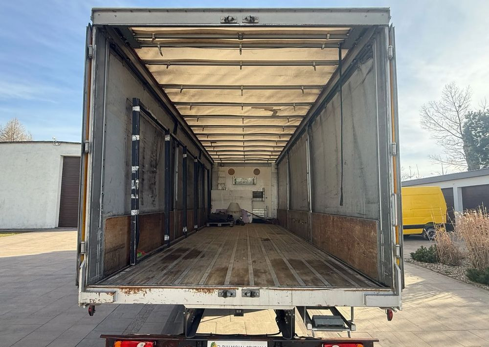 Truk dengan terpal samping Renault D12: gambar 14