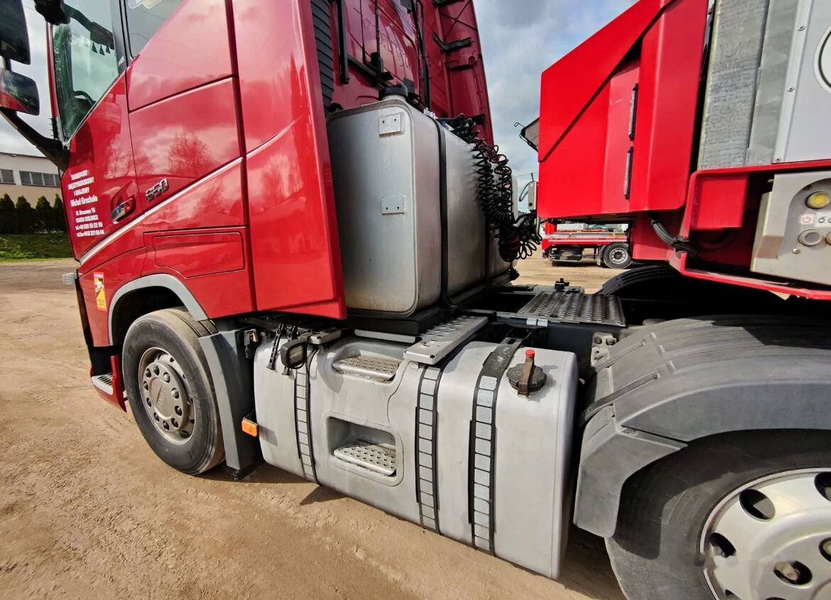 Volvo Volvo Nooteboom FH 16 650 FH 16 650 TIEFBETT EURO 38-02 - Tractor head: gambar 3 Volvo Volvo Nooteboom FH 16 650 FH 16 650 TIEFBETT EURO 38-02 - Tractor head: gambar 3