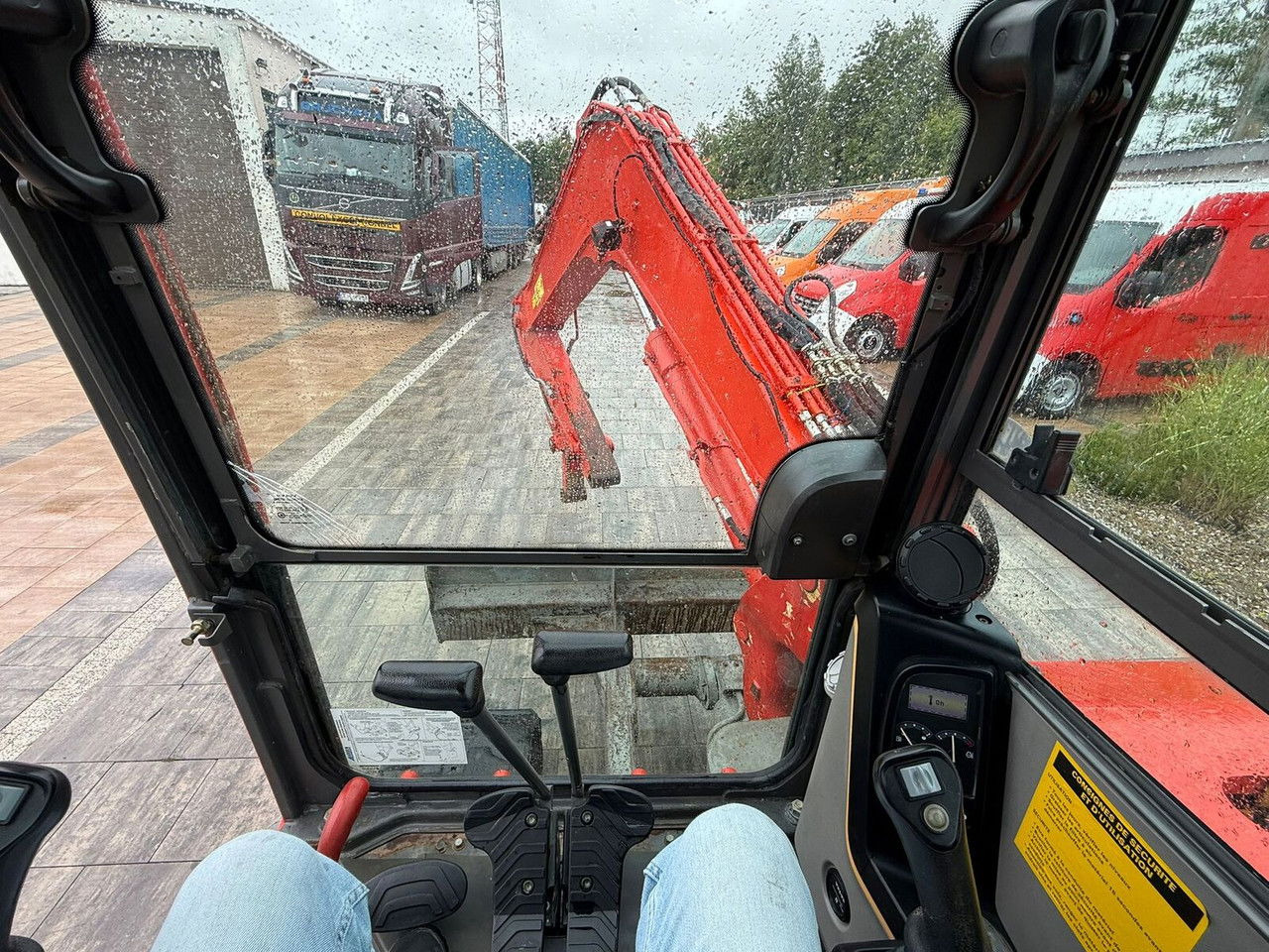 Ekskavator perayap Volvo ECR88D Koparka gąsienicowa 2017 rok Tylko 4701 MOT Ogodzin: gambar 14