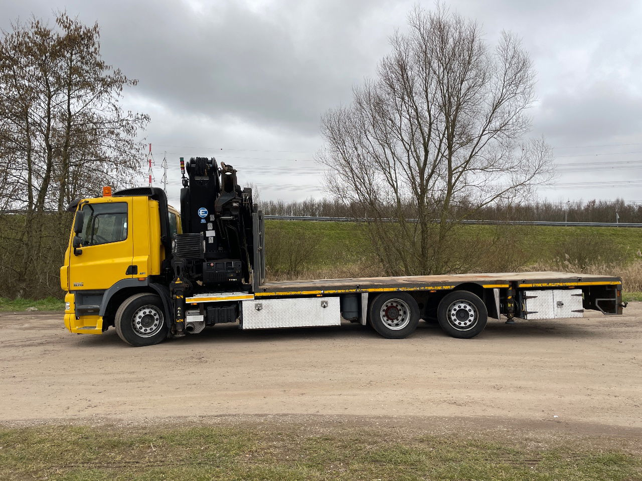 DAF 85.410 Met Effer 470 6s laadkraan ladekran loadercrane crane palfinger hiab - Truk derek: gambar 2 DAF 85.410 Met Effer 470 6s laadkraan ladekran loadercrane crane palfinger hiab - Truk derek: gambar 2