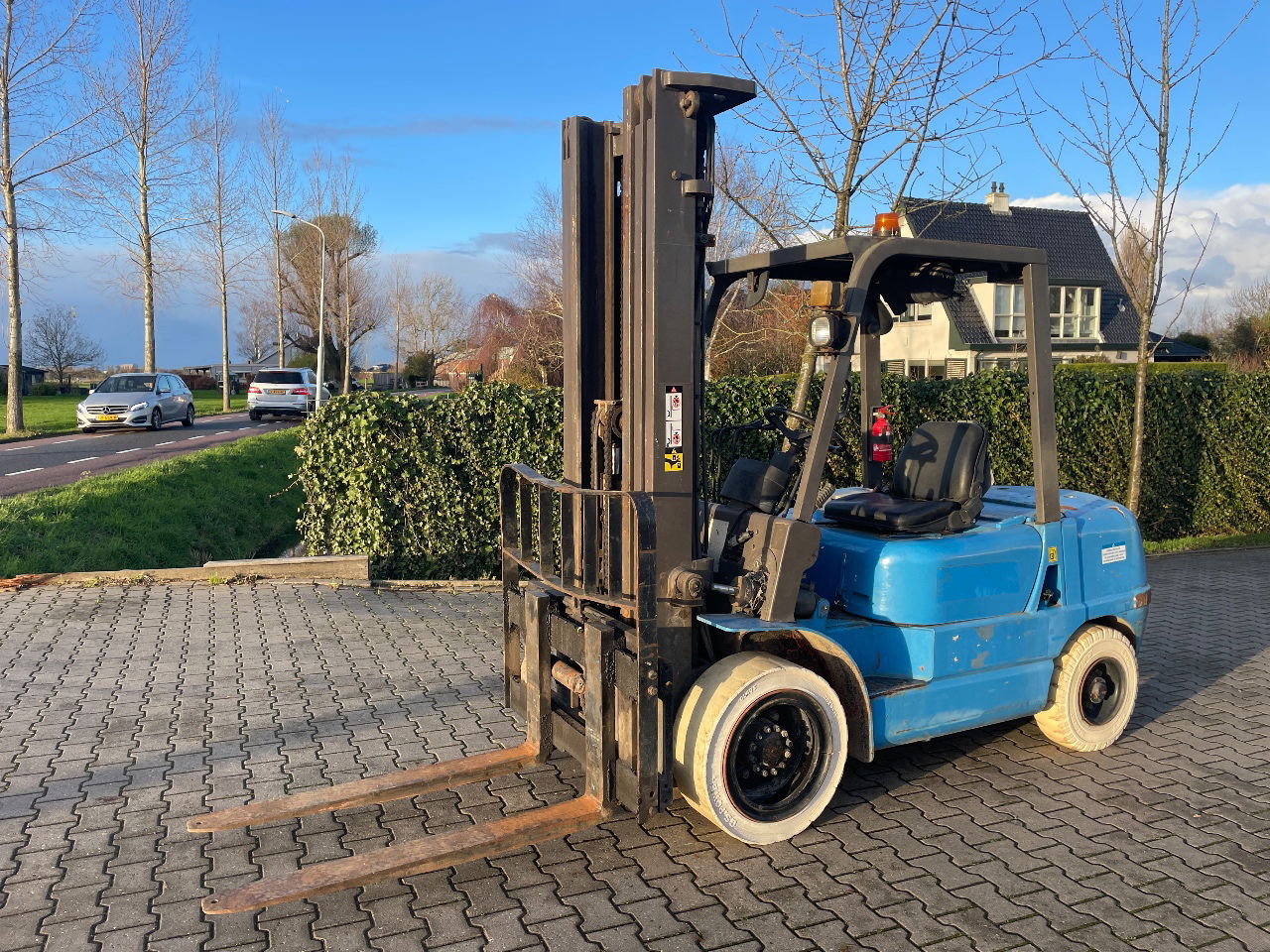 Nissan 3.5 tons diesel heftruck triplo 5.50m Hefhoogte 2000 uur - Forklift: gambar 1 Nissan 3.5 tons diesel heftruck triplo 5.50m Hefhoogte 2000 uur - Forklift: gambar 1