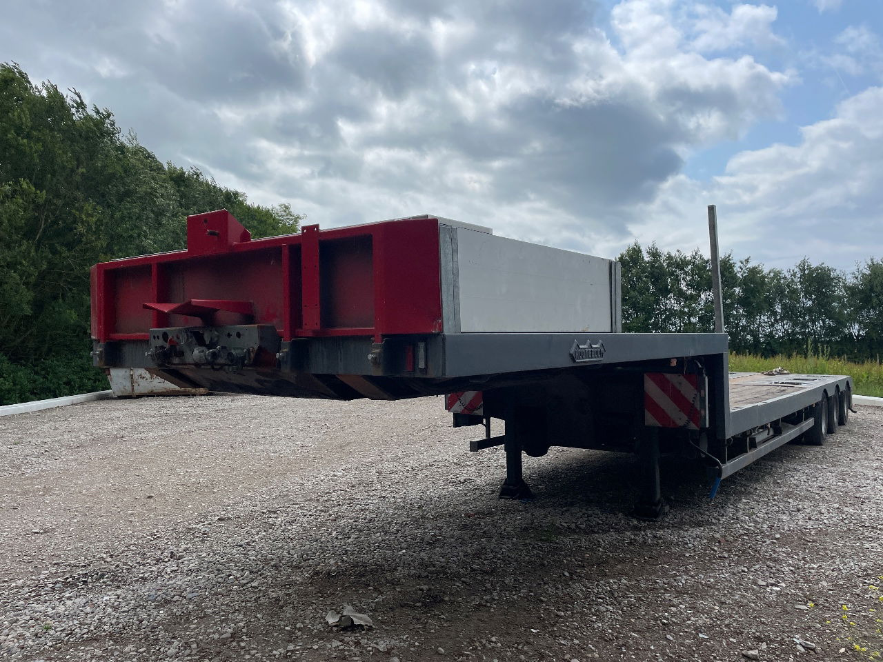 Nooteboom Mco-48-03 V uitschuifbaar hydrolisch gestuurd semi dieplader - Semi-trailer low bed: gambar 2 Nooteboom Mco-48-03 V uitschuifbaar hydrolisch gestuurd semi dieplader - Semi-trailer low bed: gambar 2