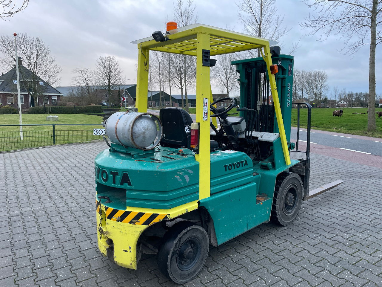 Toyota 42 5fgf25 2.5 Toyota heftruck LPG Triplo - Forklift: gambar 3 Toyota 42 5fgf25 2.5 Toyota heftruck LPG Triplo - Forklift: gambar 3
