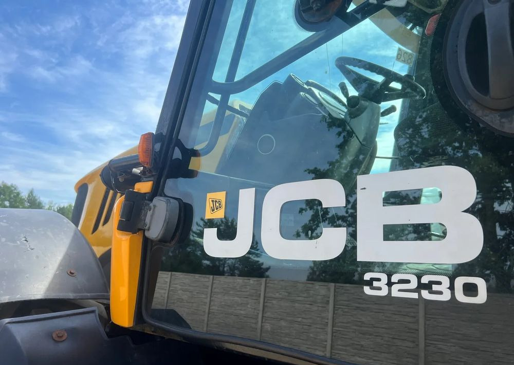 Traktor JCB Fastrac 3230 Xtra: gambar 9