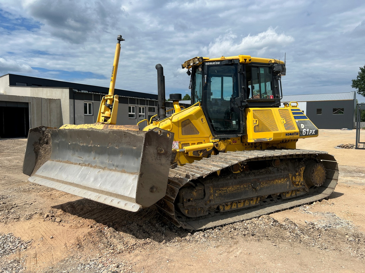 KOMATSU D61PX-23 - Bulldozer: gambar 3 KOMATSU D61PX-23 - Bulldozer: gambar 3