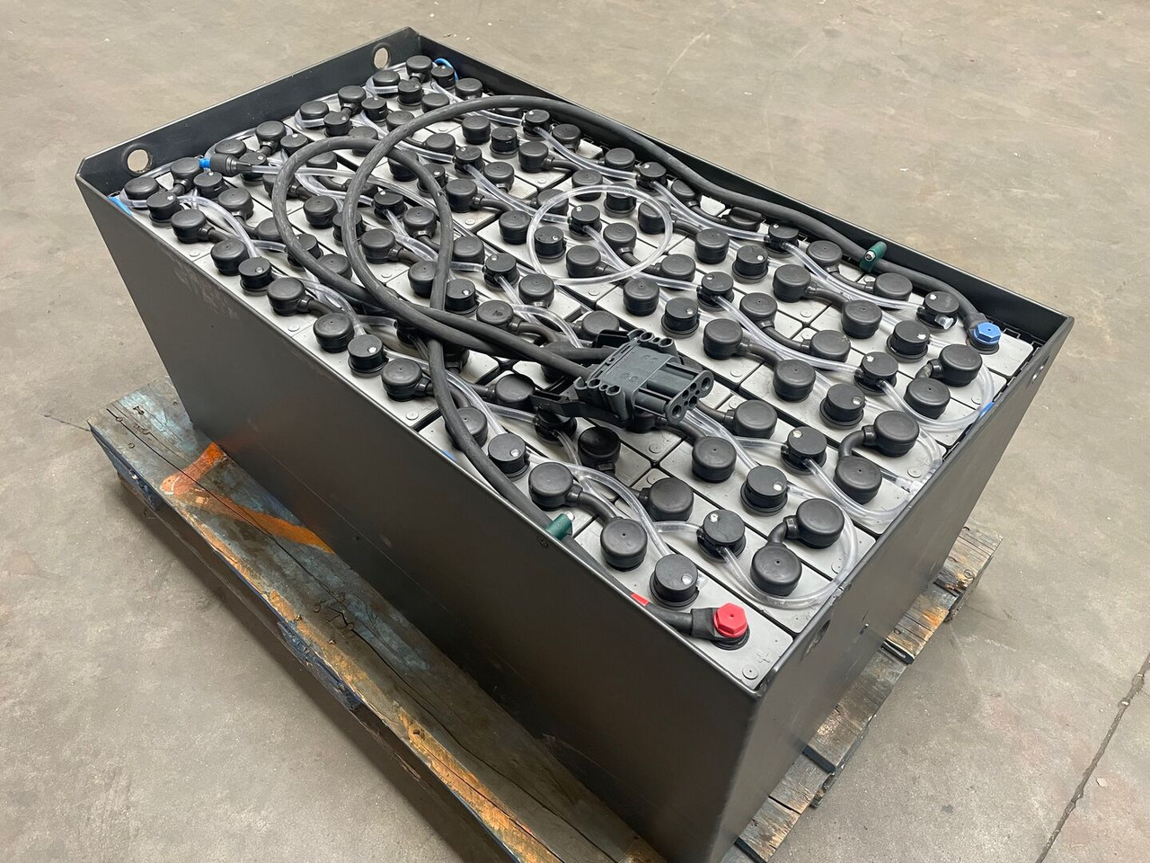 80 Volt I 3 EPzS 240 - Baterai untuk Peralatan untuk menangani material: gambar 1 80 Volt I 3 EPzS 240 - Baterai untuk Peralatan untuk menangani material: gambar 1
