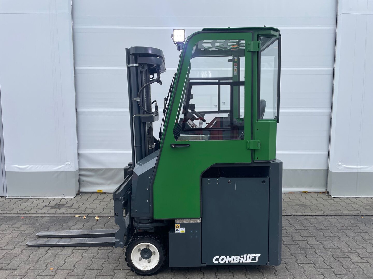 Combilift CBE 2500 - Loader empat arah: gambar 1 Combilift CBE 2500 - Loader empat arah: gambar 1
