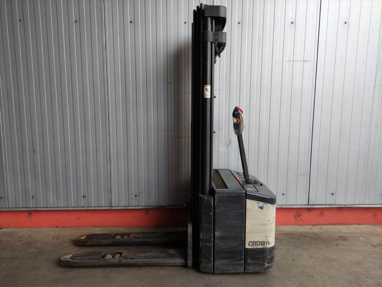 Crown WE 2300-1.6 TT - Penumpuk: gambar 1 Crown WE 2300-1.6 TT - Penumpuk: gambar 1