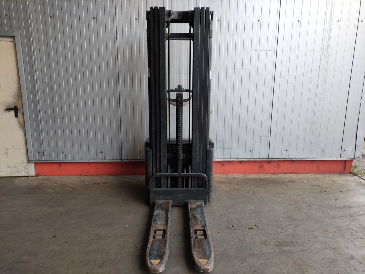 Crown WE 2300-1.6 TT - Penumpuk: gambar 3 Crown WE 2300-1.6 TT - Penumpuk: gambar 3