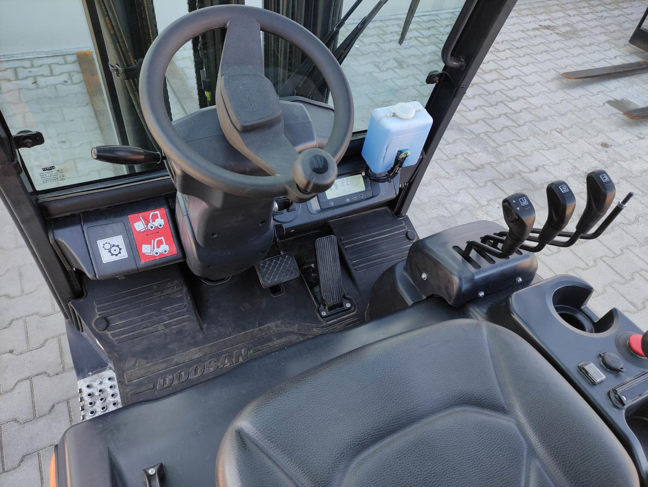 Doosan B20X-7 (Plus) - Forklift listrik: gambar 5 Doosan B20X-7 (Plus) - Forklift listrik: gambar 5