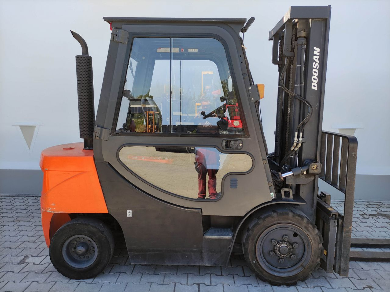 Doosan D30 GP - Forklift diesel: gambar 2 Doosan D30 GP - Forklift diesel: gambar 2