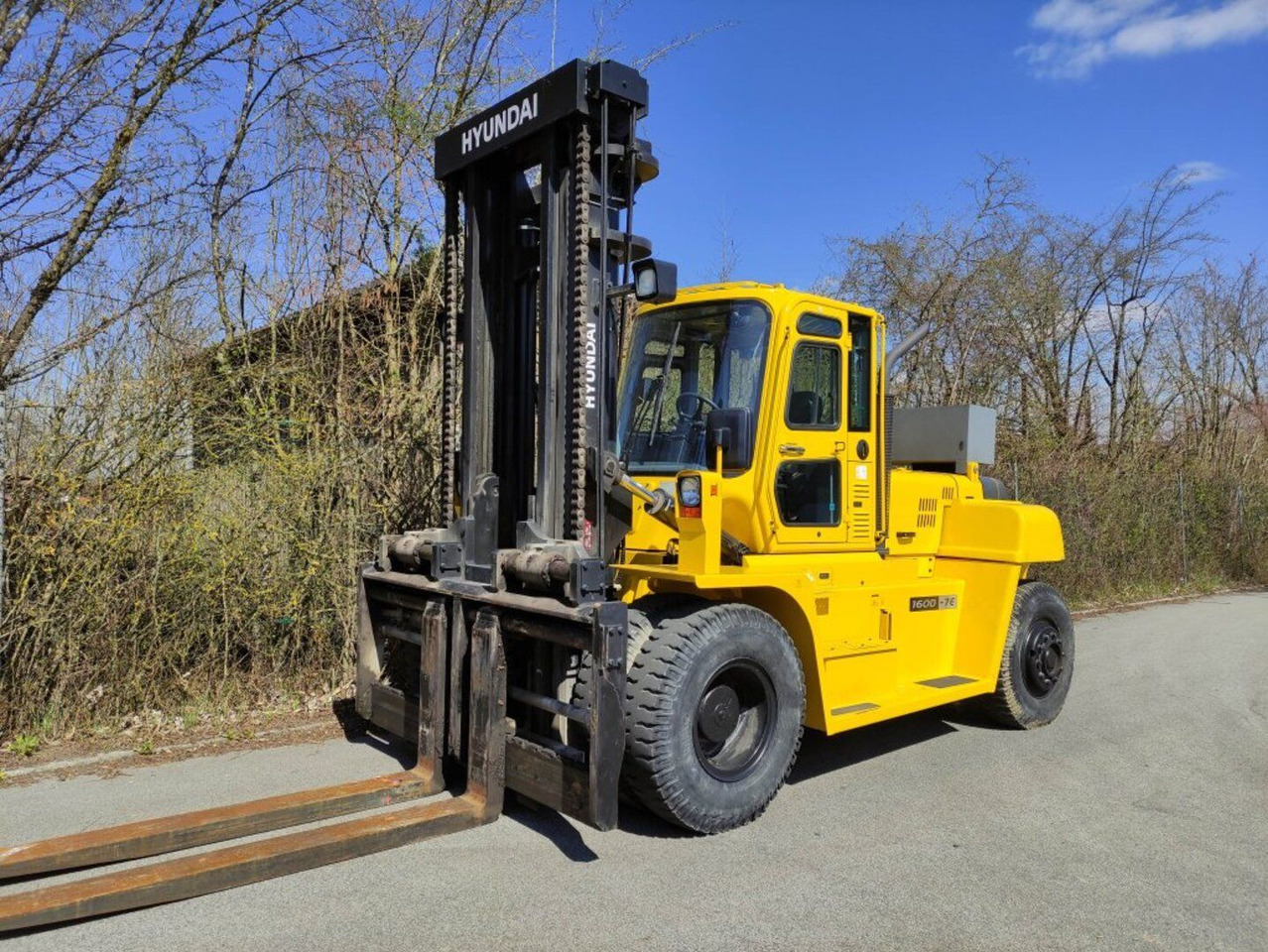 Hyundai 160D-7E - Penanganan kontainer: gambar 5 Hyundai 160D-7E - Penanganan kontainer: gambar 5