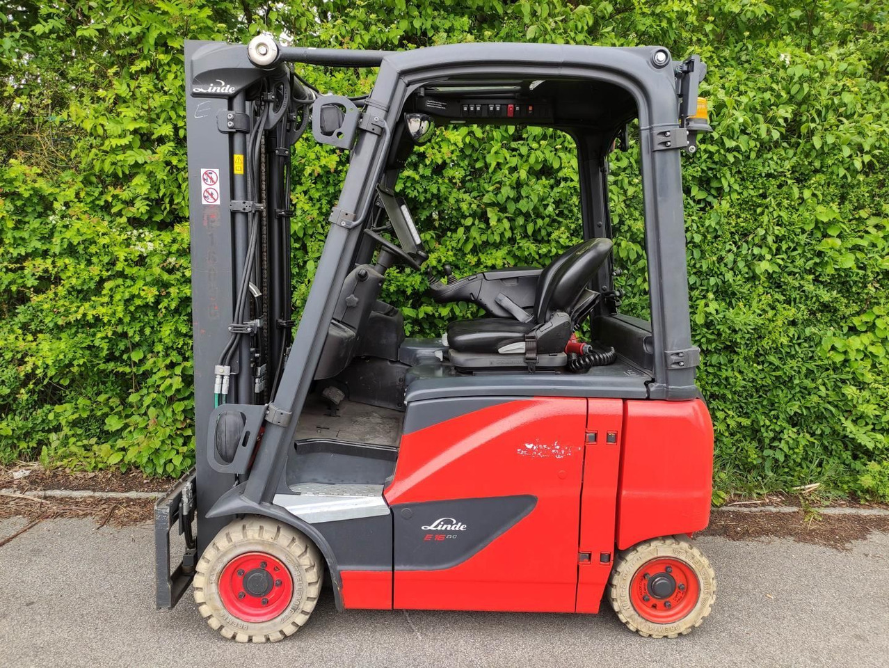 Linde E16PH-02-386-EVO - Forklift listrik: gambar 1 Linde E16PH-02-386-EVO - Forklift listrik: gambar 1