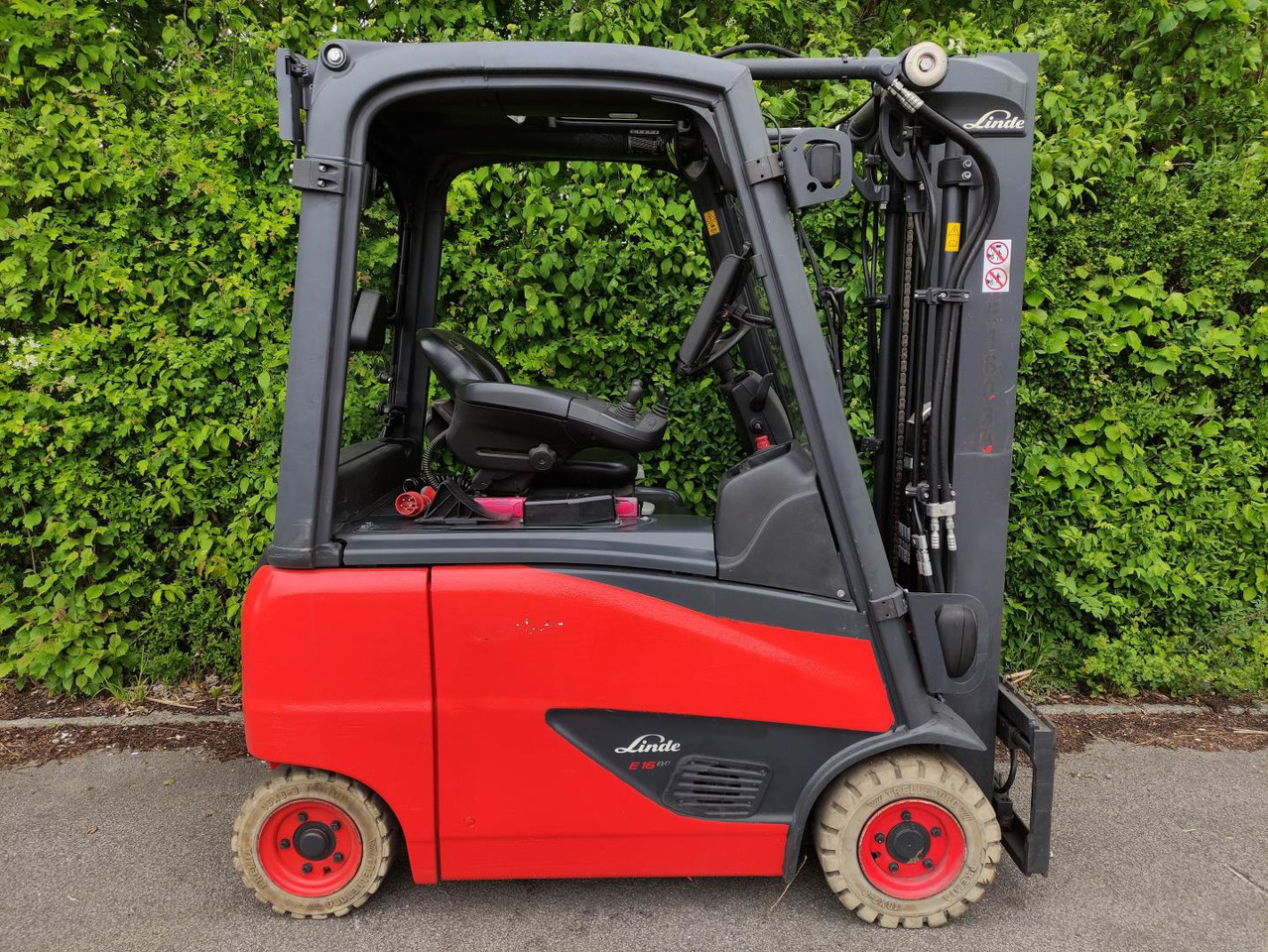 Linde E16PH-02-386-EVO - Forklift listrik: gambar 2 Linde E16PH-02-386-EVO - Forklift listrik: gambar 2