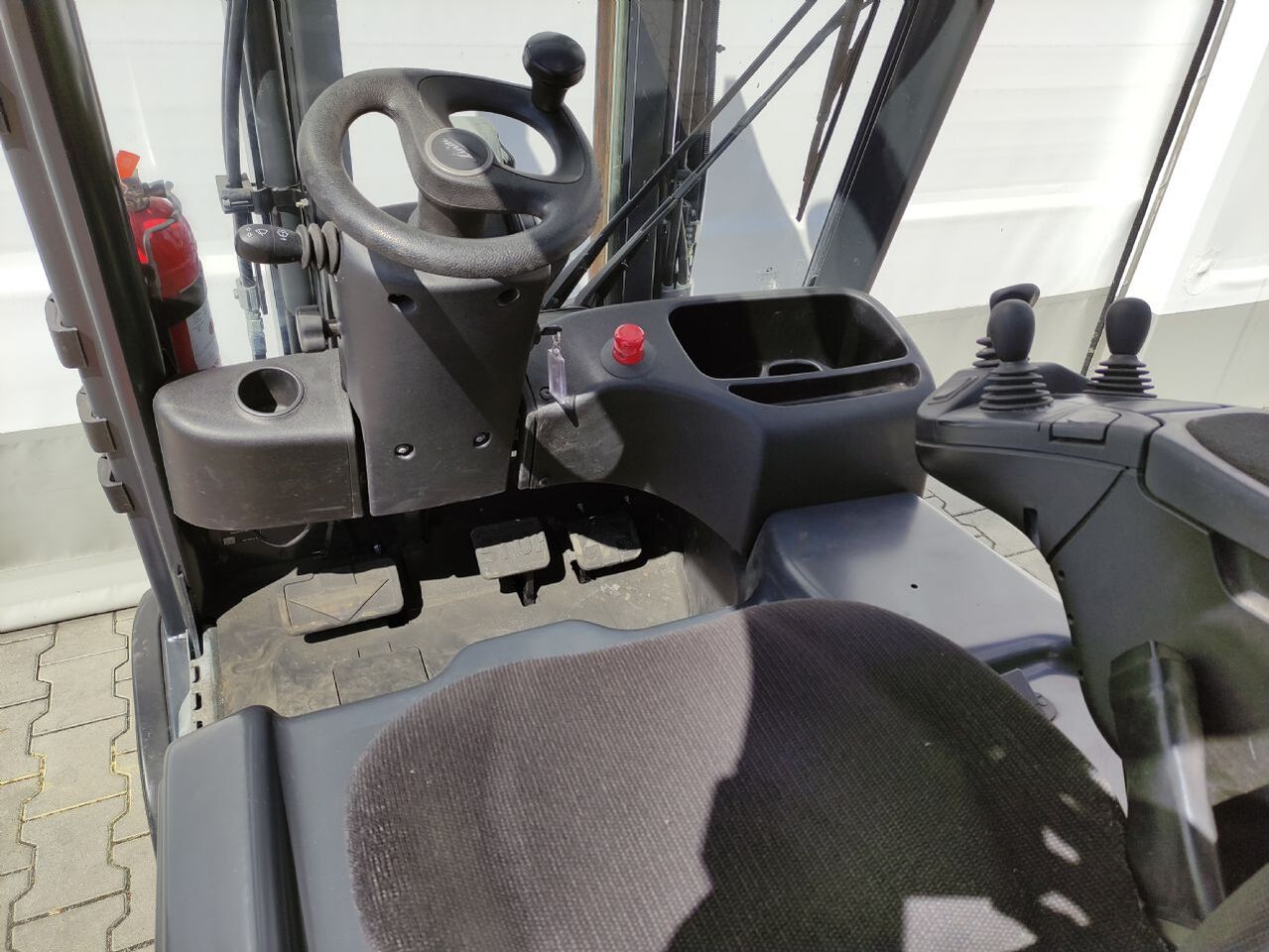 Linde E18-02/386 EVO - Forklift listrik: gambar 5 Linde E18-02/386 EVO - Forklift listrik: gambar 5