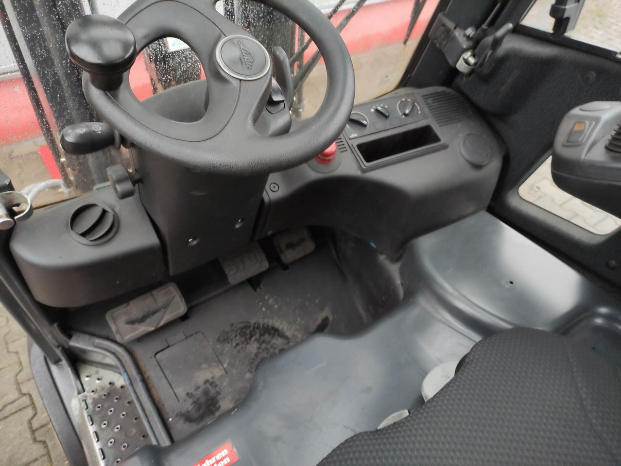 Linde E18PH-EVO - Forklift listrik: gambar 5 Linde E18PH-EVO - Forklift listrik: gambar 5