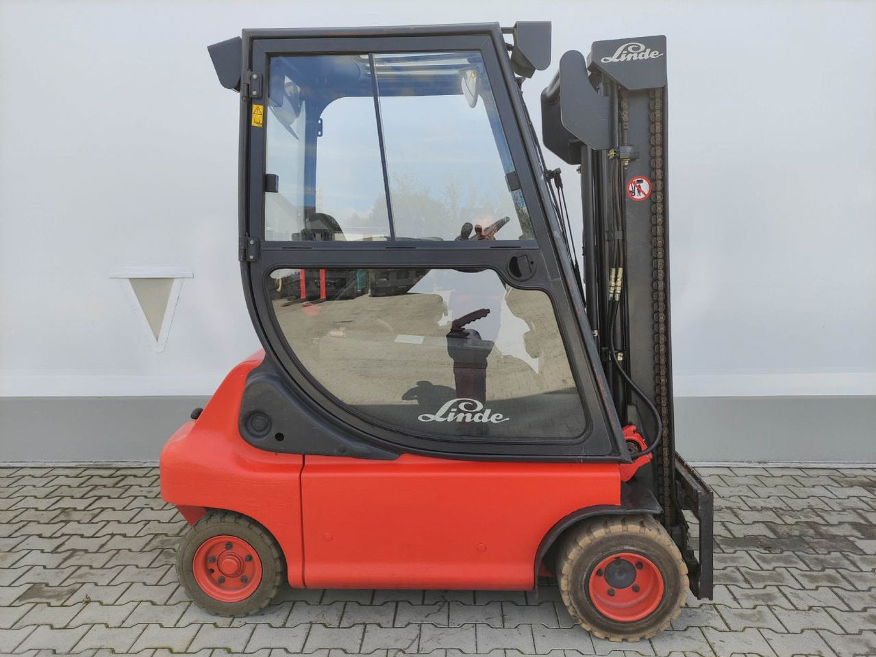 Linde E20-335 - Forklift listrik: gambar 2 Linde E20-335 - Forklift listrik: gambar 2