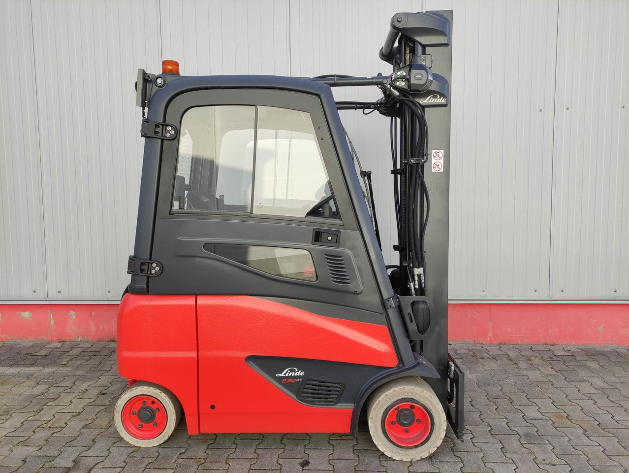 Linde E20PH-02-386-EVO - Forklift listrik: gambar 2 Linde E20PH-02-386-EVO - Forklift listrik: gambar 2
