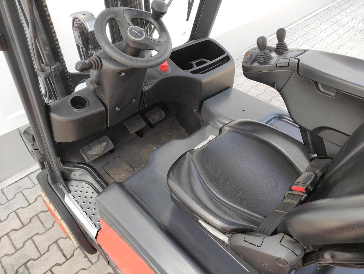 Linde E20PH-02-EVO-386 - Forklift listrik: gambar 5 Linde E20PH-02-EVO-386 - Forklift listrik: gambar 5