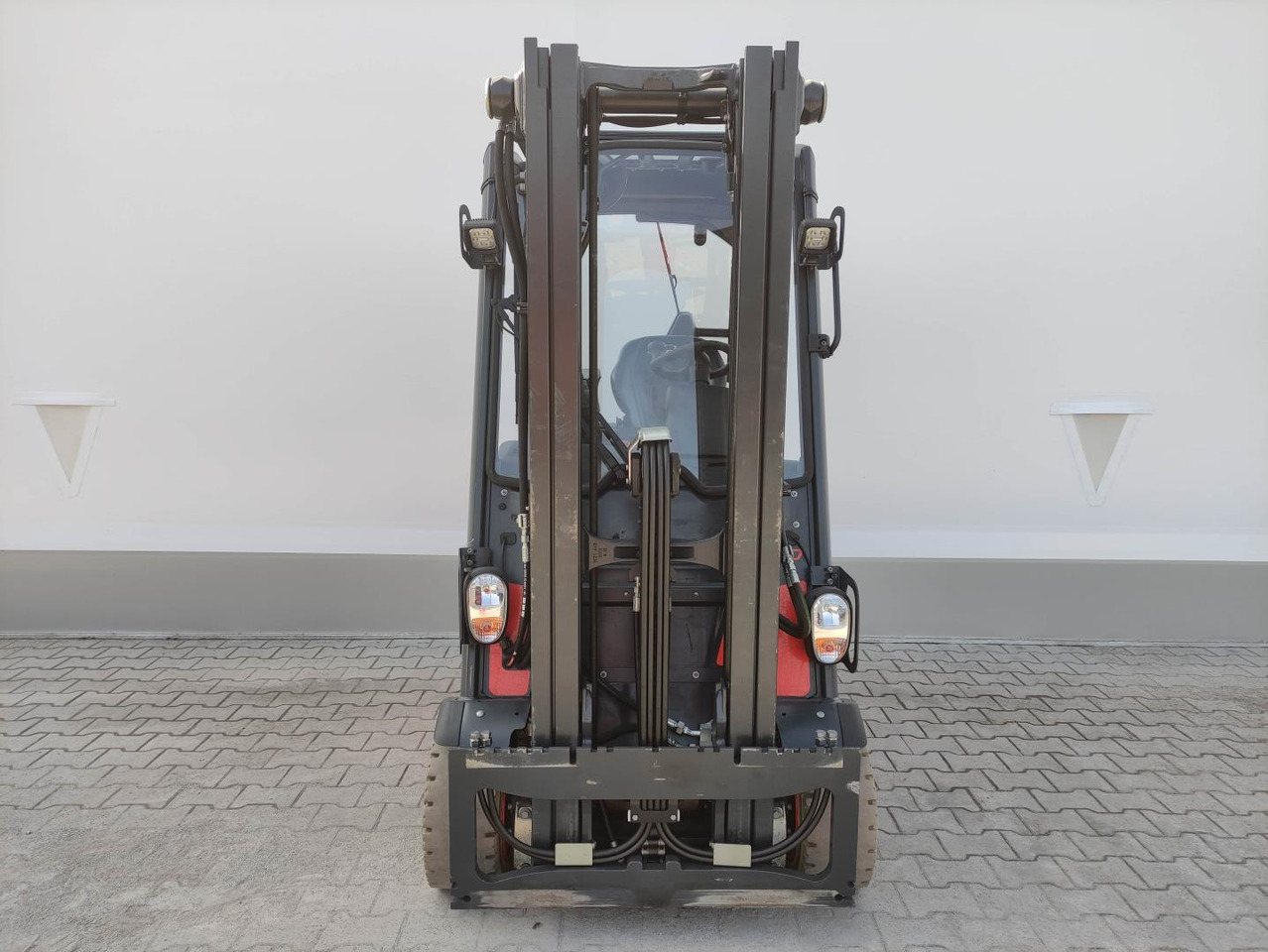 Linde E20PH-02-EVO-386 - Forklift listrik: gambar 3 Linde E20PH-02-EVO-386 - Forklift listrik: gambar 3