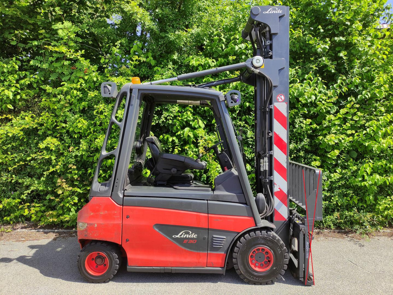 Linde E30-01-387 - Forklift listrik: gambar 2 Linde E30-01-387 - Forklift listrik: gambar 2