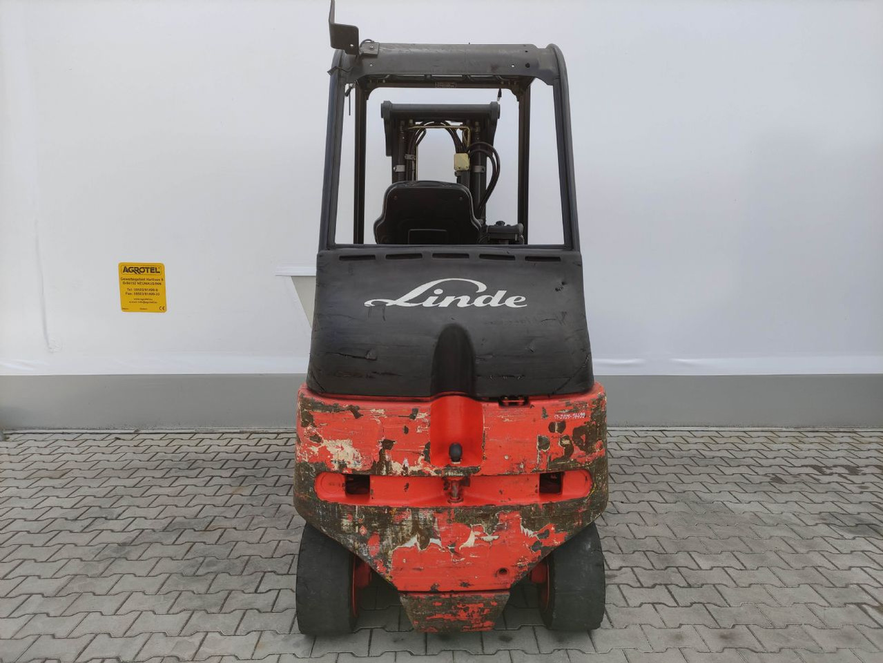 Linde E30/03/600-336 - Forklift listrik: gambar 4 Linde E30/03/600-336 - Forklift listrik: gambar 4
