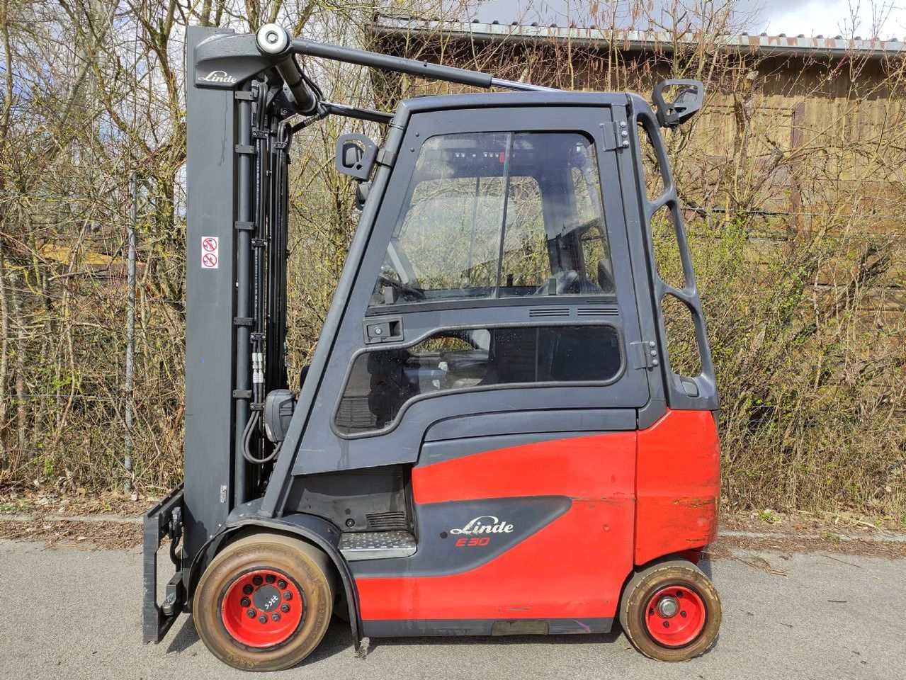 Linde E30H-01/600-387 - Forklift listrik: gambar 1 Linde E30H-01/600-387 - Forklift listrik: gambar 1
