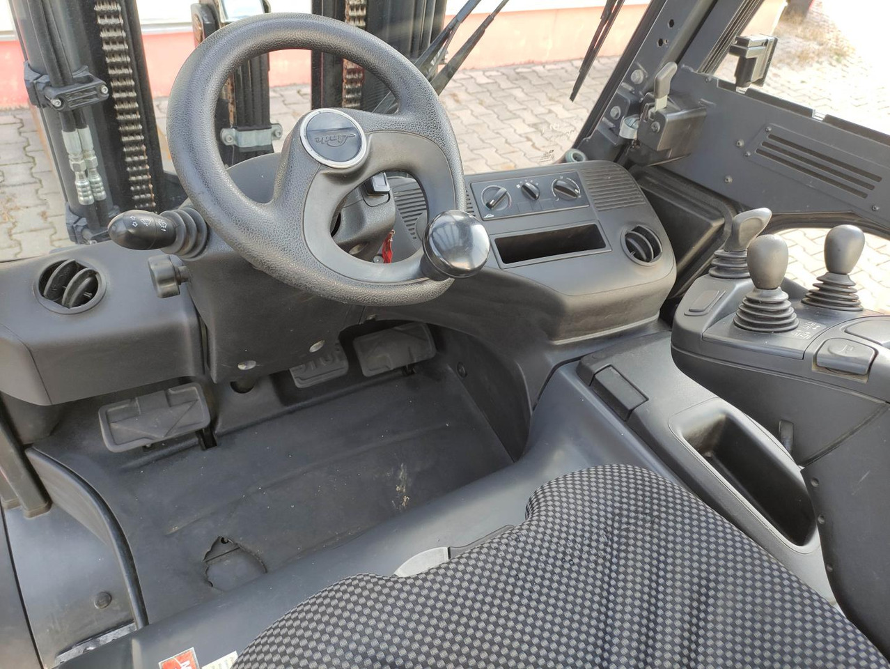 Linde E35HL-01-387 - Forklift listrik: gambar 5 Linde E35HL-01-387 - Forklift listrik: gambar 5