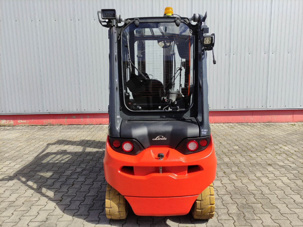 Linde E35L-01-387 - Forklift listrik: gambar 4 Linde E35L-01-387 - Forklift listrik: gambar 4