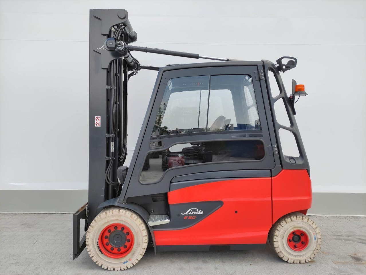 Linde E50HL-388 - Forklift listrik: gambar 1 Linde E50HL-388 - Forklift listrik: gambar 1