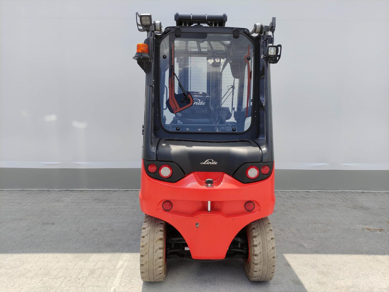 Linde E50HL-388 - Forklift listrik: gambar 4 Linde E50HL-388 - Forklift listrik: gambar 4