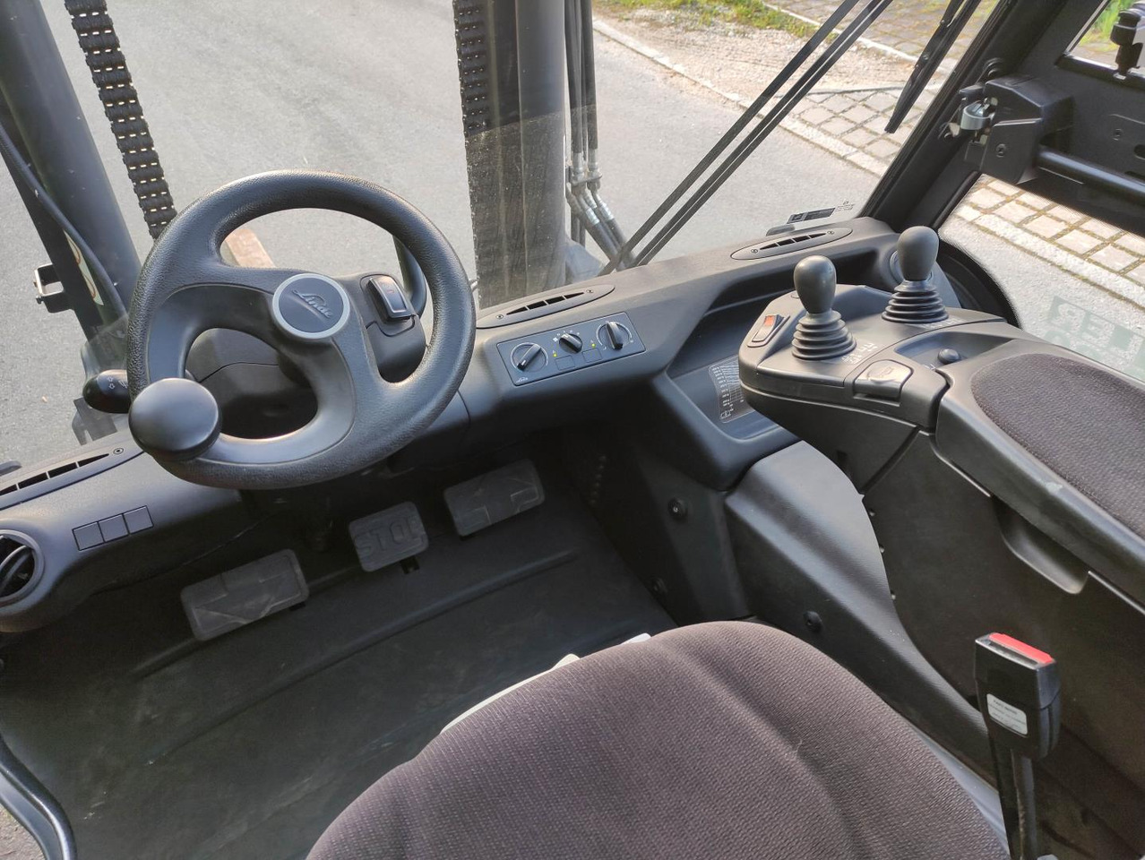 Linde E60-01-1279 - Forklift listrik: gambar 5 Linde E60-01-1279 - Forklift listrik: gambar 5